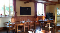 Atmosphère du Restaurant Auberge du Château Logis à Saint-Rémy-de-Blot - n°9