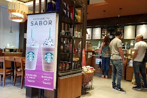 Starbucks Coffee [Tienda: Dinosaurio Mall – Alto Verde] image