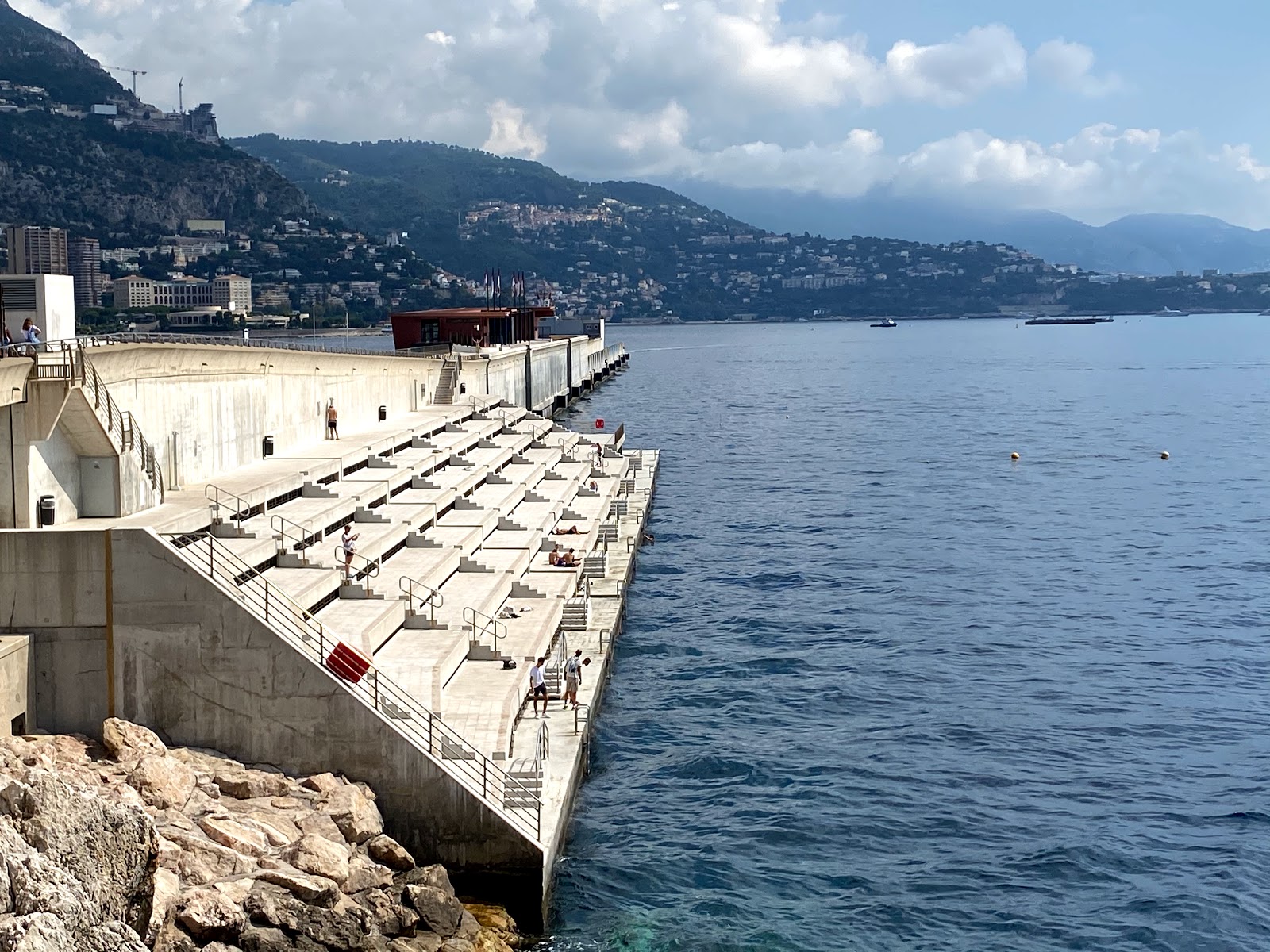 Fotografija Solarium Beach z betonski pokrov površino