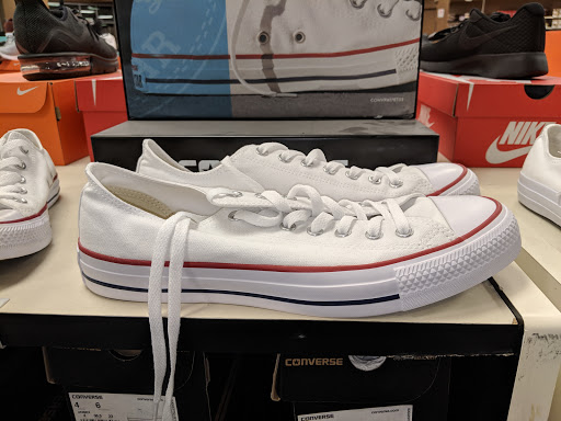 Shoe Store «Famous Footwear», reviews and photos, 5151 Borgen Blvd, Gig Harbor, WA 98332, USA