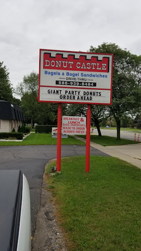 Donut Shop «Donut Castle», reviews and photos, 11831 E 13 Mile Rd, Warren, MI 48093, USA