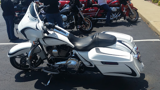 Motorcycle Dealer «Phantom Harley-Davidson», reviews and photos, 291 N Cypress Dr, Manteno, IL 60950, USA