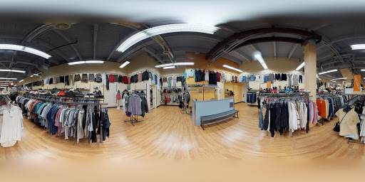 Used Clothing Store «Crossroads Trading Co.», reviews and photos, 128 NW 23rd Ave, Portland, OR 97210, USA
