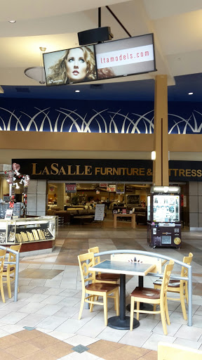 LaSalle Furniture & Mattress, 691 Richmond Rd, Richmond Heights, OH 44143, USA, 