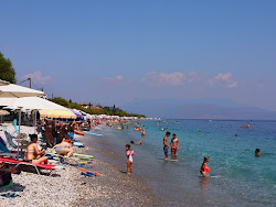 Paralia Akratas'in fotoğrafı - rahatlamayı sevenler arasında popüler bir yer