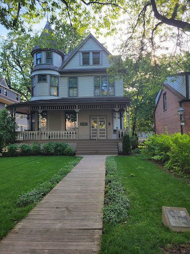 Tourist Attraction «Ernest Hemingway Birthplace», reviews and photos, 339 N Oak Park Ave, Oak Park, IL 60302, USA