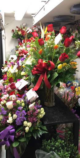 Florist «Rose Garden Florist - Modesto, CA», reviews and photos, 2100 Standiford Ave, Modesto, CA 95350, USA