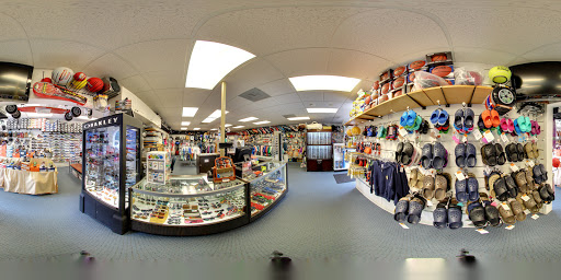 Tennis Store «The Court Sports Gear», reviews and photos, 79 Harbor Dr, Key Biscayne, FL 33149, USA