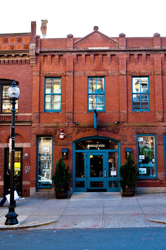 Clothing Store «Patagonia Boston», reviews and photos, 346 Newbury St, Boston, MA 02115, USA