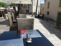 Atmosphère du Restaurant La Terrasse à Brando - n°5
