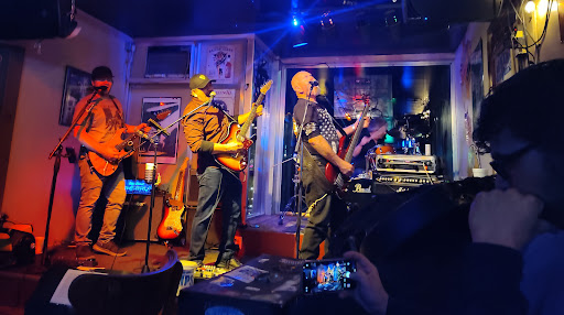 Blues Club «Brackins Blues Club», reviews and photos, 112 E Broadway Ave, Maryville, TN 37804, USA