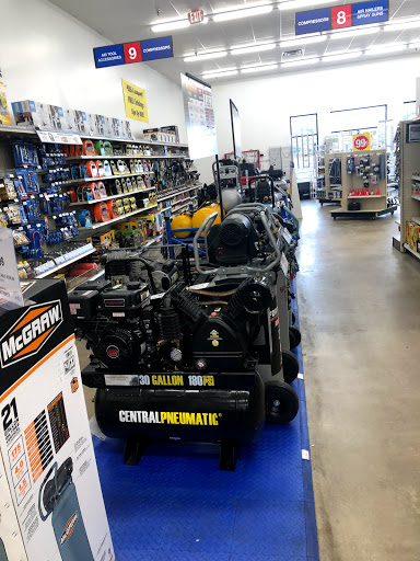 Hardware Store «Harbor Freight Tools», reviews and photos, 323 E Merritt Island Causeway, Merritt Island, FL 32952, USA