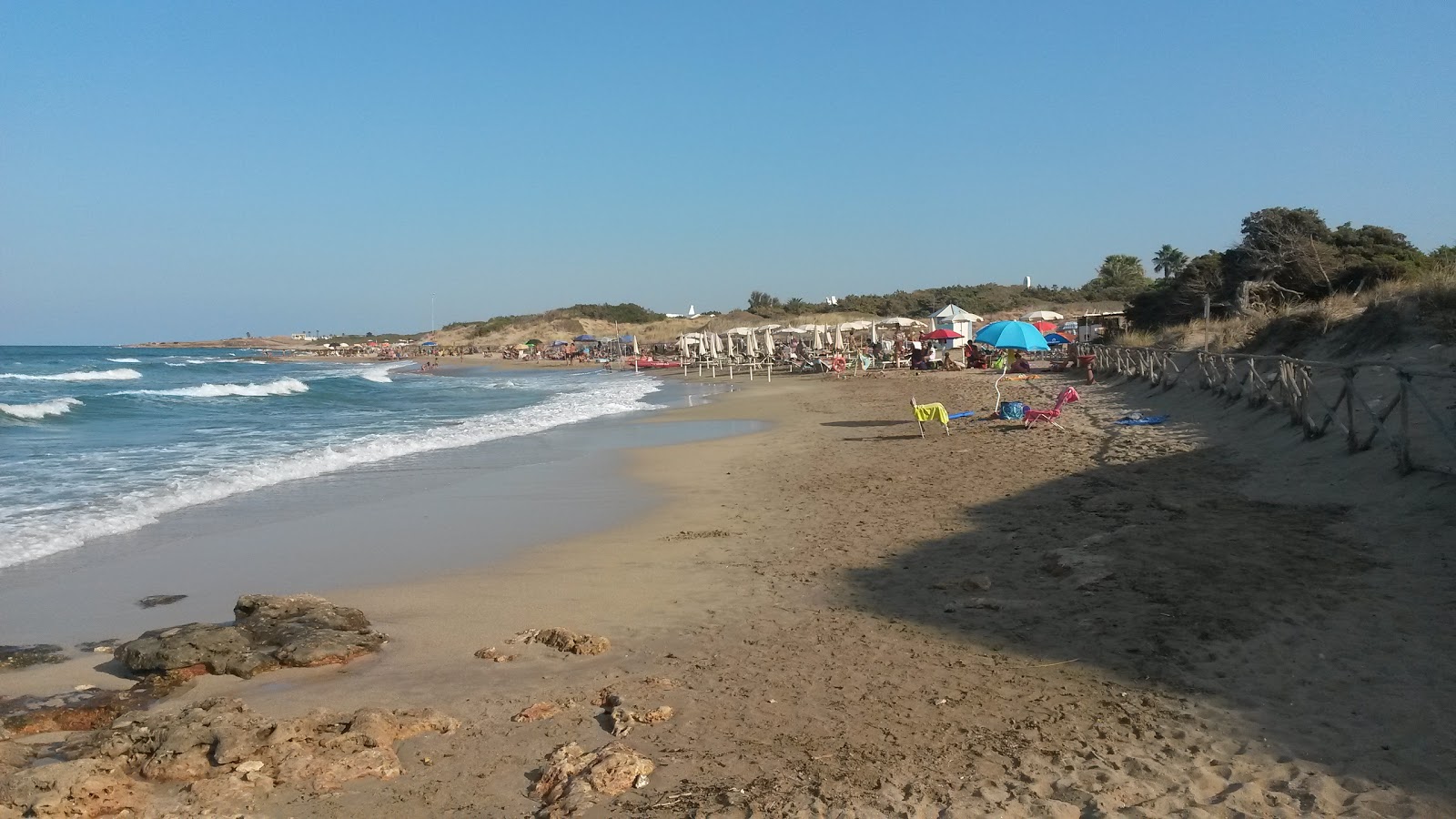 Foto von Spiaggia di Rosa Marina mit teilweise sauber Sauberkeitsgrad