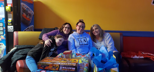 Bowling Alley «Mohegan Bowl», reviews and photos, 51 Thompson Rd, Webster, MA 01570, USA