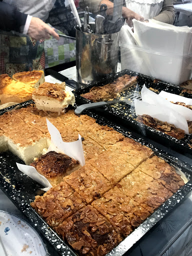 Ploeckl's himmlische Kuchen, Torten & Apfelstrudel auf dem Bauernmarkt im Lehel