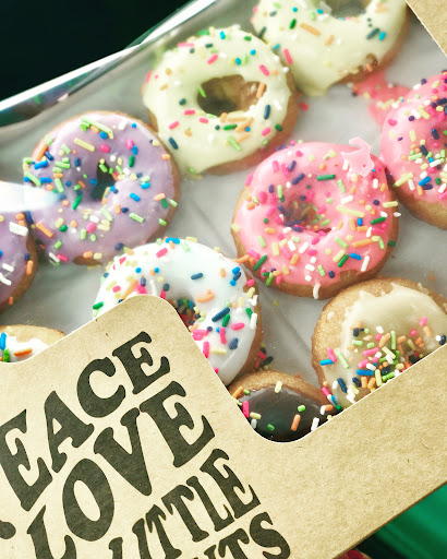 Donut Shop «Peace, Love & Little Donuts of Hudson», reviews and photos, 51 S Main St #4, Hudson, OH 44236, USA