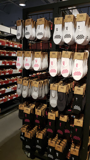 Shoe Store «Vans», reviews and photos, 10600 Quil Ceda Blvd #0660, Tulalip, WA 98271, USA