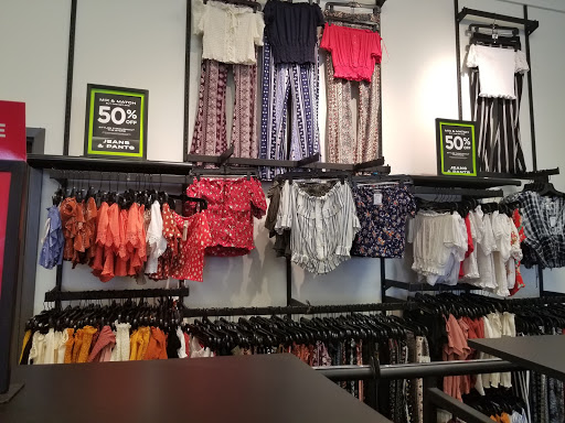 Clothing Store «rue21», reviews and photos, 3404 Fairlane Dr, Allen Park, MI 48101, USA