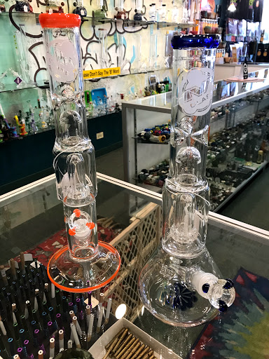 Tobacco Shop «Funky Bean Smoke Shop», reviews and photos, 1163 N Farnsworth Ave, Aurora, IL 60505, USA