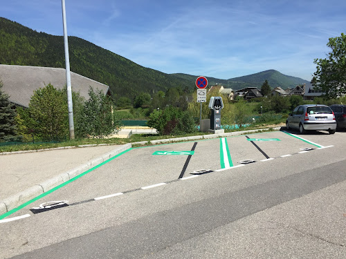 Borne de recharge de véhicules électriques Réseau eborn Charging Station Villard-de-Lans