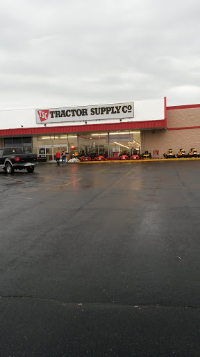 Home Improvement Store «Tractor Supply Co.», reviews and photos, 1212 N Queen St, Martinsburg, WV 25404, USA