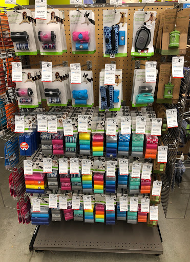 Pet Supply Store «Unleashed by Petco», reviews and photos, 81 7th Ave, Brooklyn, NY 11217, USA