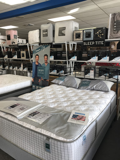 Shopping Mall «Parklane Shopping Center», reviews and photos, 1081 S Glendale, Wichita, KS 67208, USA