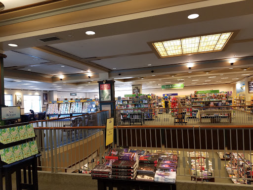 Book Store «Barnes & Noble», reviews and photos, 624 S Green River Rd, Evansville, IN 47715, USA