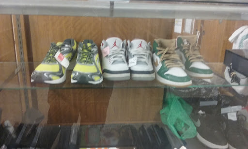 Thrift Store «Buckner Thrift Store», reviews and photos, 1654 S Buckner Blvd, Dallas, TX 75217, USA