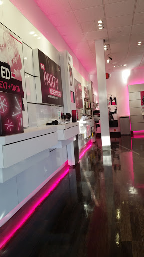 Cell Phone Store «T-Mobile», reviews and photos, 250 Granite Run Dr, Lancaster, PA 17601, USA
