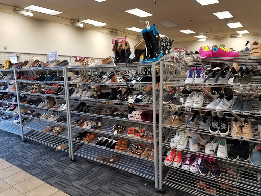Clothing Store «Burlington Coat Factory», reviews and photos, 833 Lancaster Dr NE, Salem, OR 97301, USA