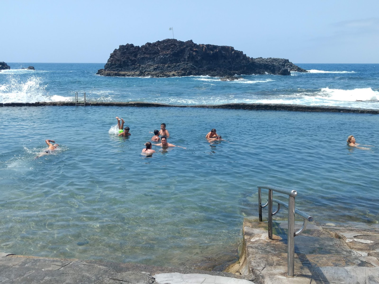 Photo of Natural pool el Pris and the settlement