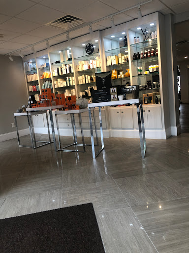 Hair Salon «INTERLOCKS Salon + Spa», reviews and photos, 58 Merrimac St, Newburyport, MA 01950, USA