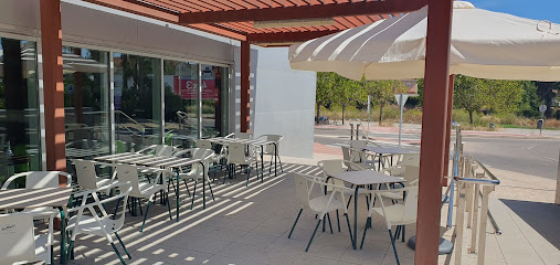 RESTAURANTE MARK RIPKE(CENTRO DEPORTIVO MANDOR)