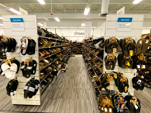 Department Store «Nordstrom Rack Crossroads at Eatontown», reviews and photos, 231 NJ-35, Eatontown, NJ 07724, USA