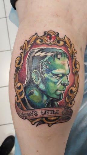 Tattoo Shop «Funky Rooster Tattoo and Art Gallery», reviews and photos, 73 S Grove Ave, Elgin, IL 60120, USA