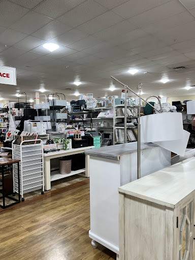 Department Store «T.J. Maxx & HomeGoods», reviews and photos, 103 S Mt Juliet Rd #610, Mt Juliet, TN 37122, USA