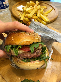 Plats et boissons du Restaurant de hamburgers Signature’s Burgers à Saint-Germain-en-Laye - n°2