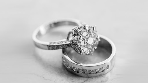 Todds Pawn Shop, 300 N Milwaukee Ave # G, Lake Villa, IL 60046, USA, 