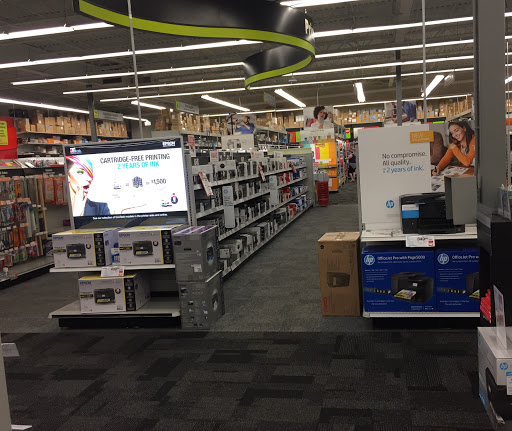 Office Supply Store «Staples», reviews and photos, 7157 Narcoossee Rd, Orlando, FL 32822, USA