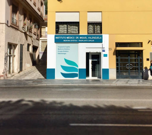 Clínica Dental Valenzuela en Málaga