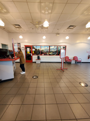 Tire Shop «Discount Tire Store - Crestwood, IL», reviews and photos, 13550 S Cicero Ave, Crestwood, IL 60445, USA
