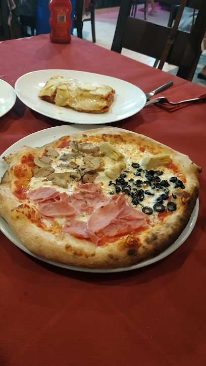 Pizzería Mauro - Carrer dels Boters, 2, 12580 Benicarló, Castelló, Spain