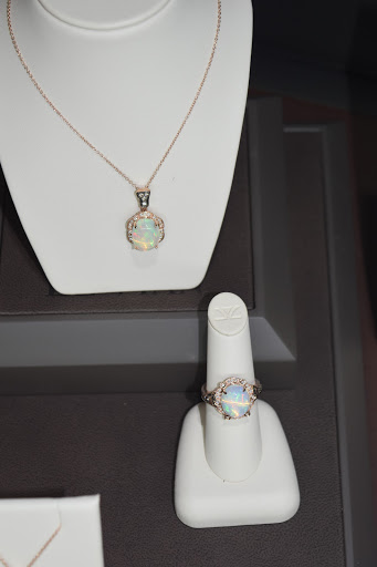 Jeweler «The Jewelry Center», reviews and photos, 7477 W Layton Ave, Milwaukee, WI 53220, USA