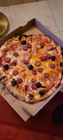 Plats et boissons du Pizzas à emporter GIGI'S PIZZA à Fréjus - n°4