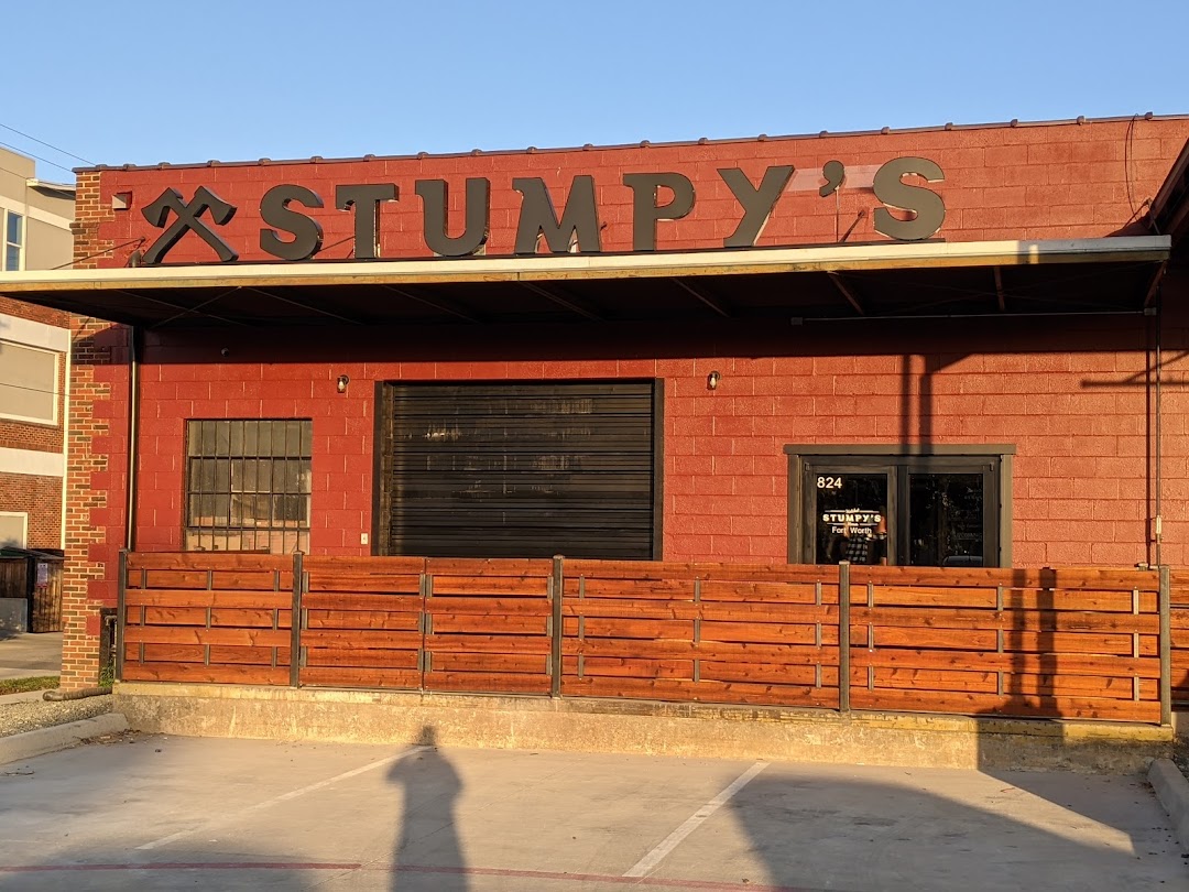 Stumpys Hatchet House- Axe Throwing