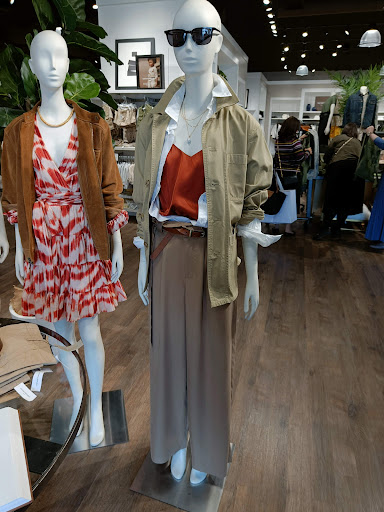 Clothing Store «Banana Republic», reviews and photos, 454 Evergreen Ct, Central Valley, NY 10917, USA