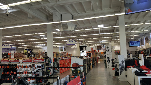 Shoe Store «WSS», reviews and photos, 460 San Fernando Mission Blvd, San Fernando, CA 91340, USA