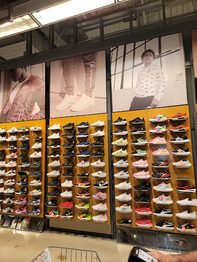 Shoe Store «Finish Line», reviews and photos, 11401 NW 12th St #218, Miami, FL 33172, USA