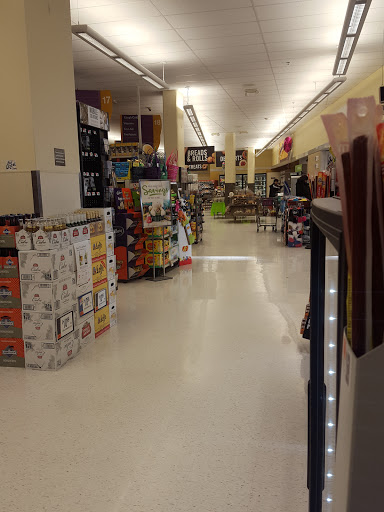 Grocery Store «Giant Food», reviews and photos, 2501 9th Rd S, Arlington, VA 22204, USA